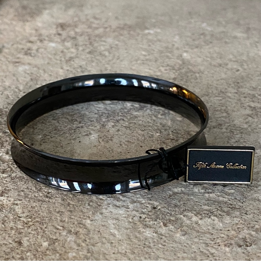 💍Saks Fifth Avenue bangle bracelet